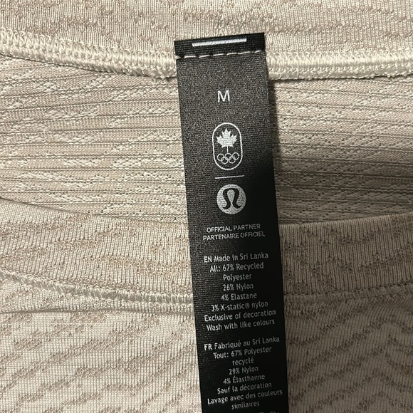 Lululemon team Canada metal vent tech long sleeve - Picture 3 of 3